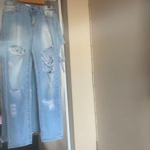 FashionNova boyfriend style jeans.